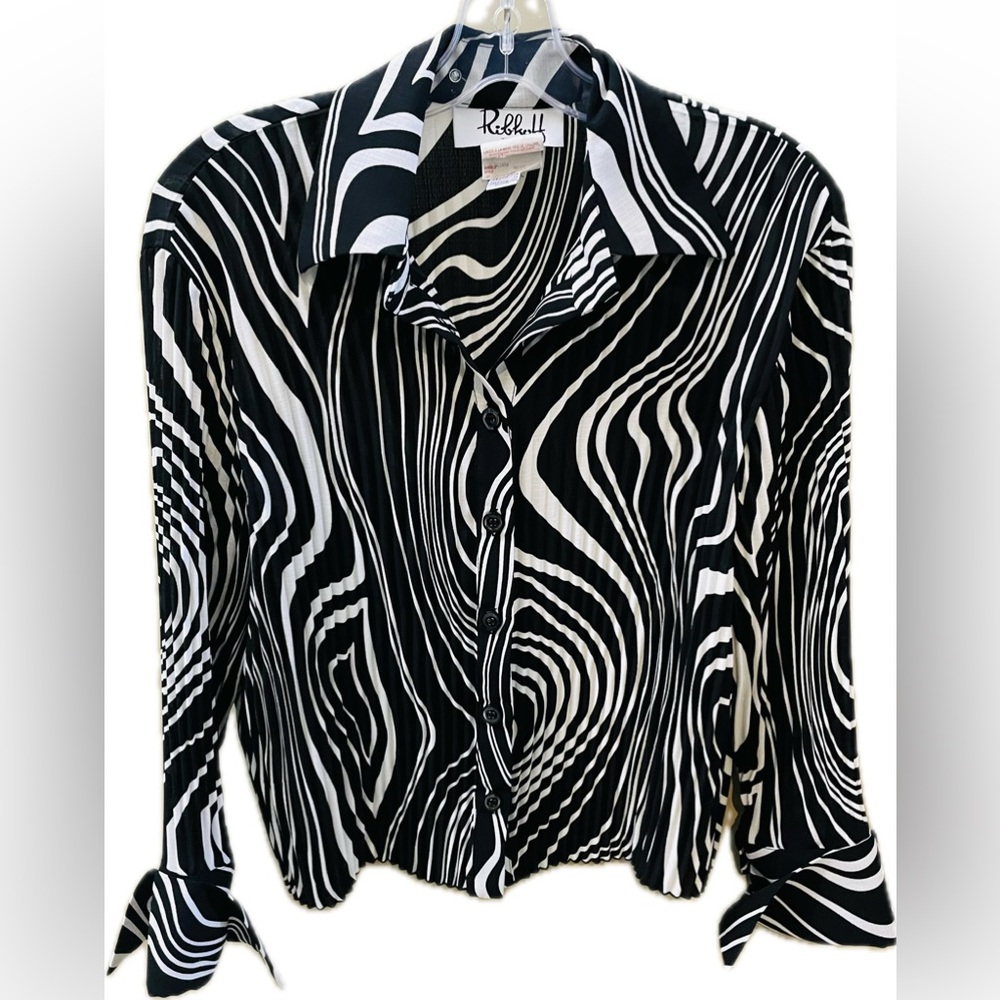 Joseph Ribkoff Vinrage Black and White Accordion Blouse